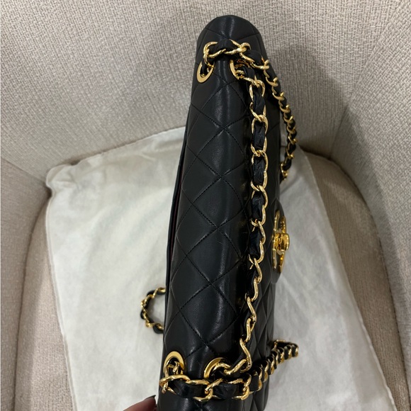 Authentic CHANEL MAXI JUMBO lambskin vintage 24k gold plated crossbody - Picture 9 of 16